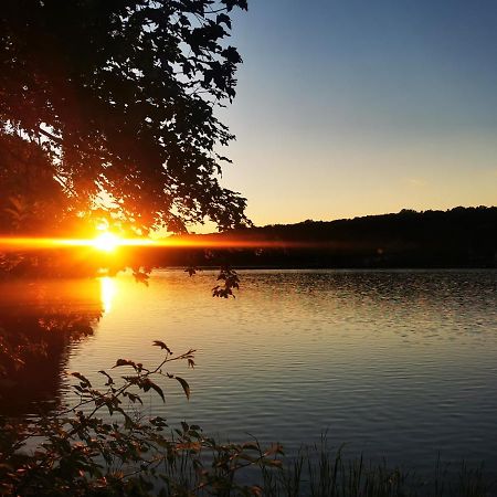 Domek Nad Jeziorem Łąck Exterior foto